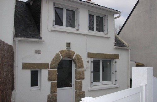 Saint-Pierre-Quiberon House | fisherman's cottage in Portivy, close to the port and beaches