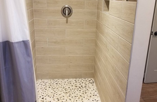 Girard Cabin | Fishermen/Outdoorsmen - Cabin near Elk Creek/Lake Erie PA, sleeps 6.