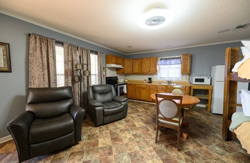 Lake Village Condo | Fishing cabin with views on Lake Chicot!