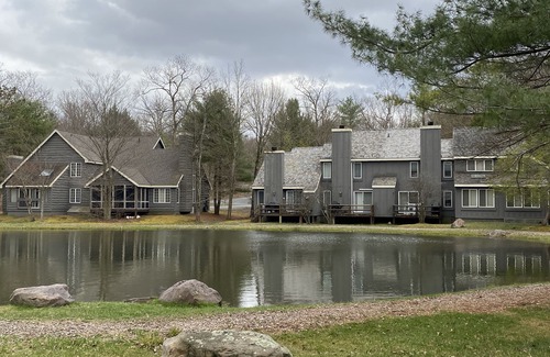 White Haven House | Fishing, skiing, golfing, water parks, restaurants, outlets , family activity