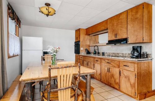 Mayfield Condo | Fishing-Spider Lake-Pontoon Rental-Family Friendly