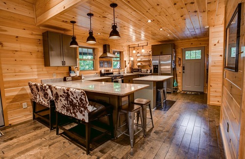 Saluda Cabin | FishTop Cabin near Saluda, Green River Bliss & Cabin Serenity