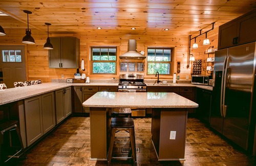 Saluda Cabin | FishTop Cabin near Saluda, Green River Bliss & Cabin Serenity