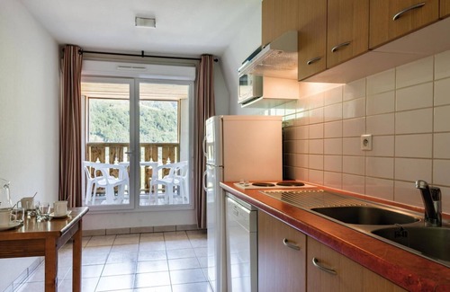 Cauterets Apartment | Fitness, terrace, balcony, parking, tv, ski locker, 35m², Cauterets