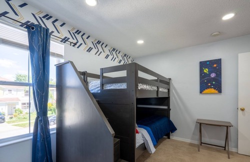 Sunrise Lakes House | Five bedroom, three bathroom just minutes from Disney.