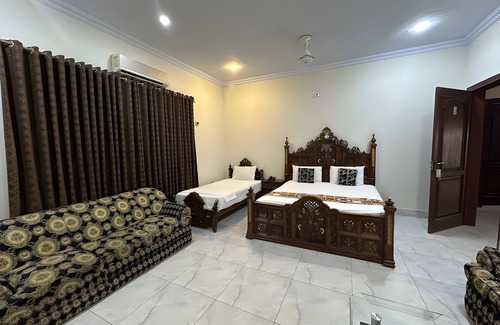 Sukkur House | Five Star Inn Guest House