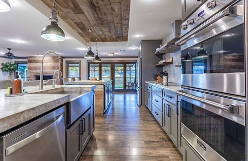Mountainview House | Fixer Upper's "Bachelor Pad" from Season 3