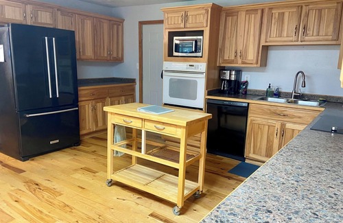 Omaha House | Flag Springs House - only 20 minutes from Branson