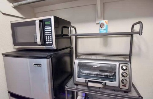 Flagstaff House | Flagstaff Mountain Retreat + Hot Tub!