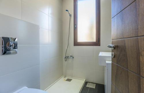 Kfardebian Apartment | Flake fall