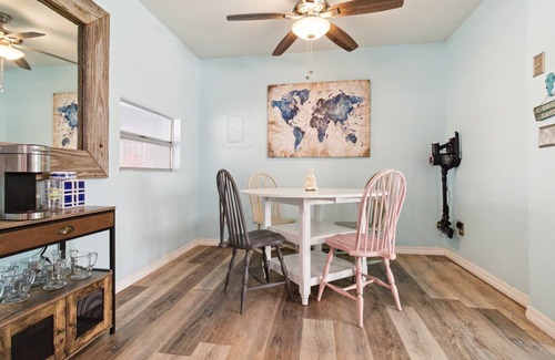 Flamingo Bay Cottage | Flamingo Bay Cottage 3 Bedroom Cottage by RedAwning