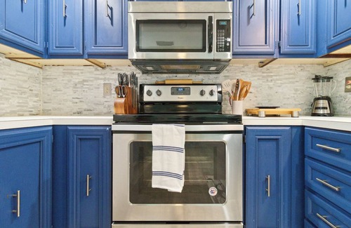 Flamingo Bay Cottage | Flamingo Bay Cottage 3 Bedroom Cottage by RedAwning