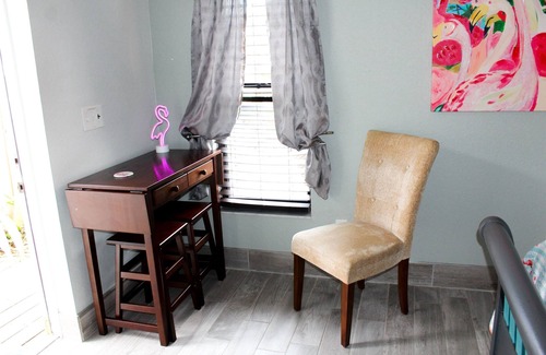 Walsingham Apartment | Flamingo Tropical Escape - only 4 miles to beaches