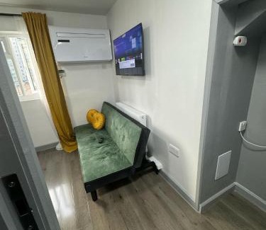 Loxford Apartment | Flat 6 stay in ilford