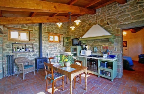 Monte San Savino Apartment | Flat in Monte San Savino with barbecue