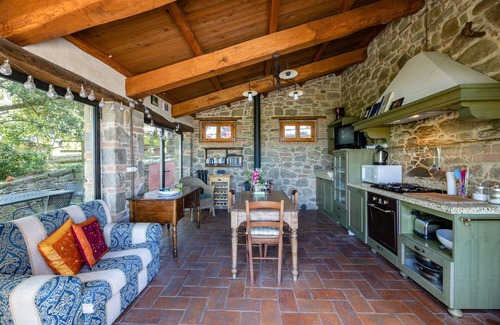 Monte San Savino Apartment | Flat in Monte San Savino with barbecue