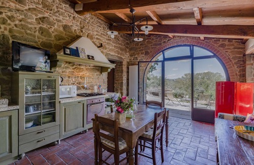 Monte San Savino Apartment | Flat in Monte San Savino with barbecue