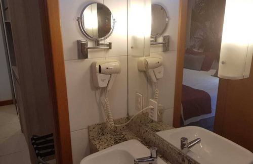 Caminho das Arvores Apartment | Flat Mercure Boulevard Side