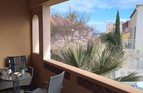 Portiragnes-Plage Apartment | Flat sleeps 6, 100 meters from the beach, close to all shops