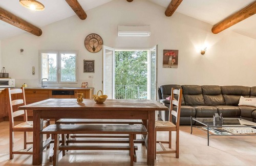 Malaucene Cottage | Flat with private pool in the heart of nature