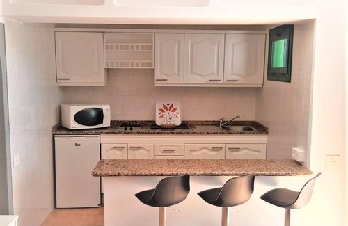 Los Pocillos Apartment | Flat with terrace for 2 adults and 1 child