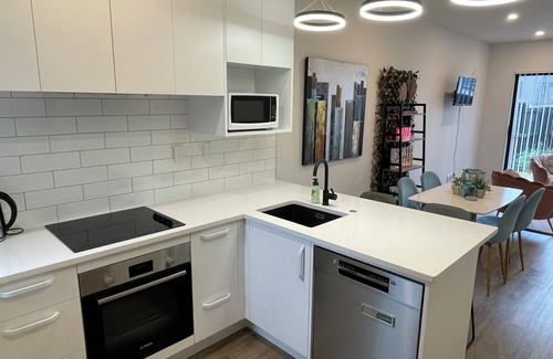 Flat Bush House | Flatbush Holiday Accommodation, 2 Bedroom TownHouse | Apartment KK11