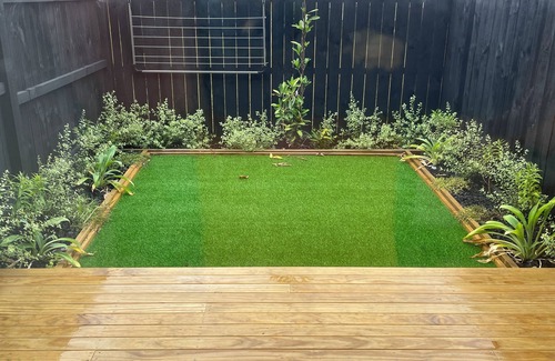 Flat Bush House | Flatbush Holiday Accommodation, 2 Bedroom TownHouse | Apartment KK11