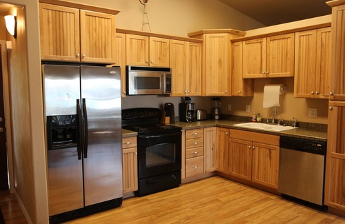 Polson House | Flathead Lake - Condo building 23 beds