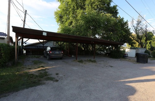 Polson House | Flathead Lake - Condo building 23 beds