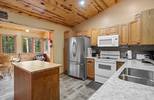 Lead House | Flatiron Lodge, Hottub, Secluded