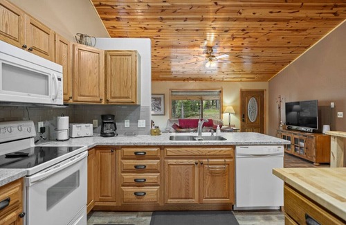 Lead House | Flatiron Lodge, Hottub, Secluded