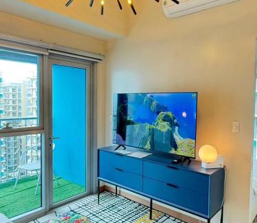 Tambo Apartment | Flawless Luxurious 2 Bedrooms Seaview Facing Manila Bay Sunset, Airports, Okada, Solaire, MOA with free parking