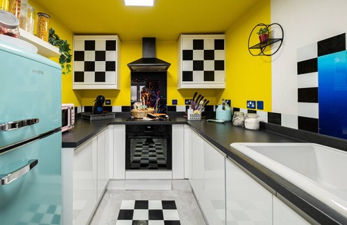 Ramsgate House | Flawsome Stays Unique Home w Quirky basement for 12 Guests near Harbour /Town