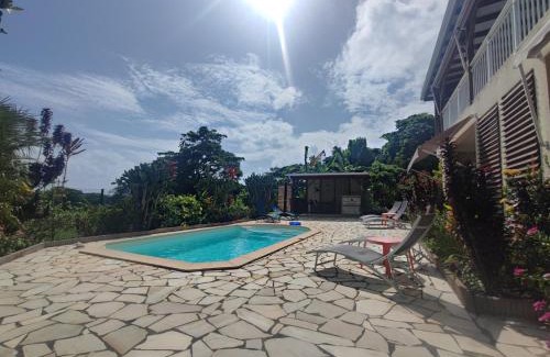 Sainte-Rose Apartment | Fleur de canne