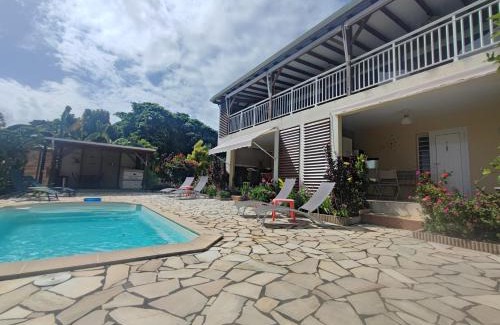 Sainte-Rose Apartment | Fleur de canne