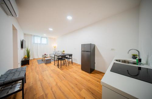 Zagreb Apartment | Flex SelfCheckIns 188 - Zagreb - 2 Bedrooms - Parking - Loggia