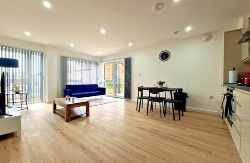 Chadwell Heath Apartment | FlexiLux Stays - Luxury Brand New Apt. L1B233