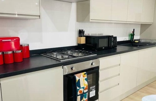 Chadwell Heath Apartment | FlexiLux Stays - Luxury Brand New Apt. L1B233