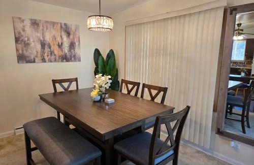 South Holland House | FlexStay - Dolton