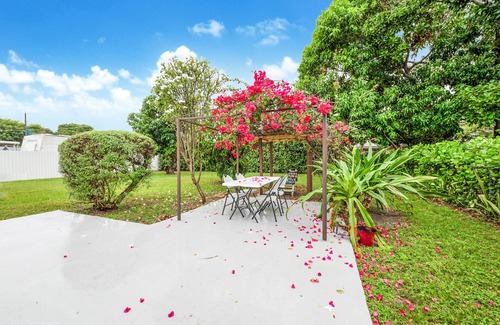 Coral Terrace House | Flight Deck. Pet friendly. Southwest area.