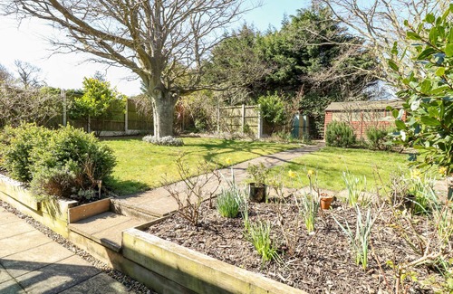 Mundesley Cottage | Flintstone Cottage