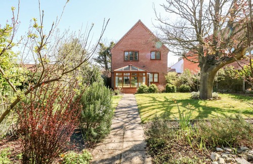 Mundesley Cottage | Flintstone Cottage