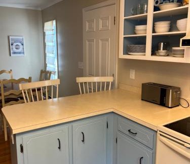 Maplewood House | Flip Flop Drop - Rehoboth Beach - Community Pool!