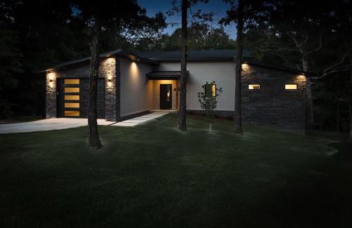 Bella Vista House | Flo Ride Chalet with Hot Tub and Close to Trails