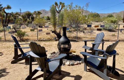 Joshua Tree House | Float Pool, Telescope, Hot Tub, Sauna, BBQ, Mountain Views