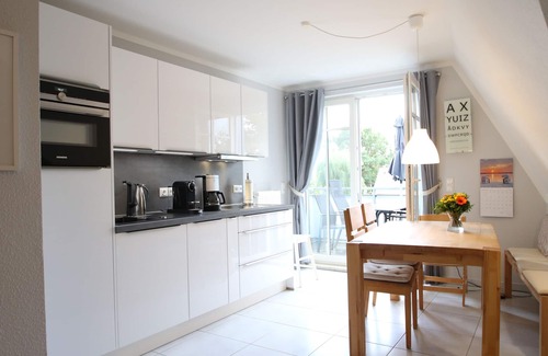 Zingst Apartment | Flooded with light, close to the center, WLAN, 400 m z. Beach