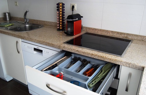 Leon Apartment | FLOOR CENTRAL, MODERN, EQUIPPED, COMFORTABLE AND WIFI 100 M2. GARAGE OPTION