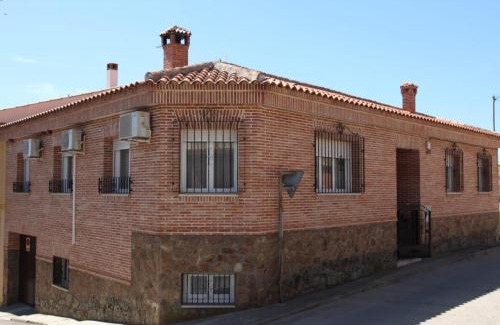 Los Yebenes House | Flor De Romero