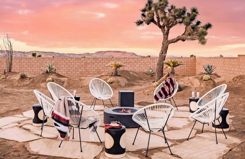 Yucca Valley Villa | Flora by Avantstay Modern & Private Desert Oasis on Large Grounds w/Pool & Bocce Ball!