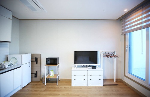 Yeosu House | Flora Hostel Pension